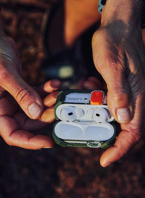 UAG AirPods 4 Case Plasma with Secure Lock & Carabiner