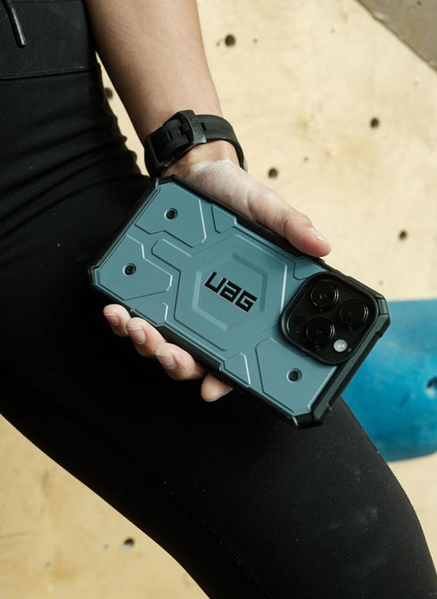 UAG iPhone 15 Pro MAX Case Pathfinder (MagSafe)